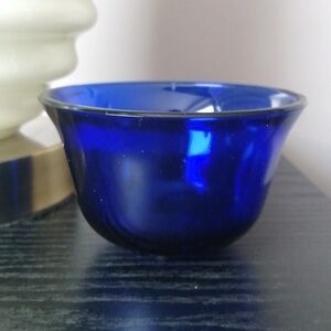 🔷2/$35🔷Vintage Cobalt Blue Glass Small Bowl